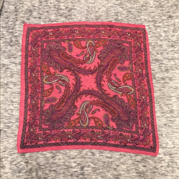 🥳 Pink scarf 🥳 - Picture 1 of 2